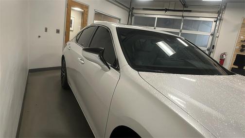 2023 Lexus ES 250 Base