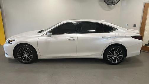 2023 Lexus ES 250 Base