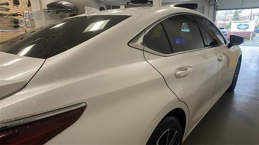 2023 Lexus ES 250 Base