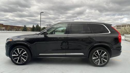 2024 Volvo XC90 B6 Ultimate Bright Theme 7-Seater