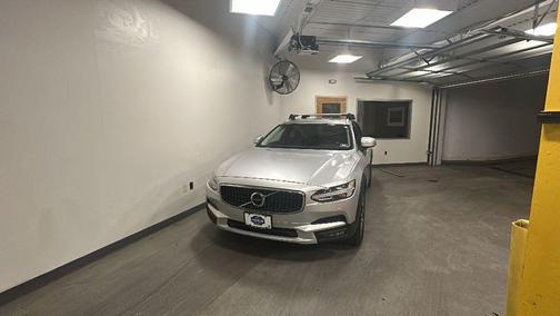 2017 Volvo V90 Cross Country T6