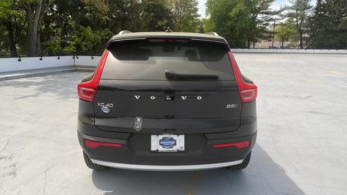 2025 Volvo XC40 B5 Plus Bright Theme