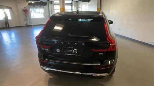 2023 Volvo XC60 B5 Plus Bright Theme