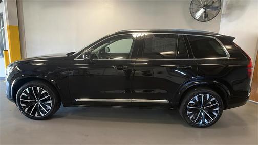 2025 Volvo XC90 B6 Plus 7-Seater