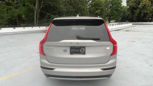2023 Volvo XC90 Recharge Plug-In Hybrid T8 Plus Dark Theme 7-Seater
