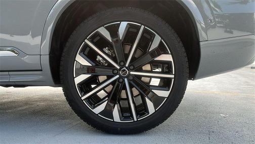Vapour Grey Metallic 2026 Volvo XC90 Plus, B6 AWD Gas (mild hybrid), Gasoline, Bright, 7 Seats