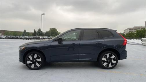2025 Volvo XC60 Plug-In Hybrid T8 Plus