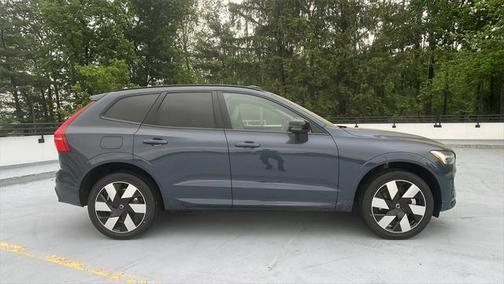 2025 Volvo XC60 Plug-In Hybrid T8 Plus
