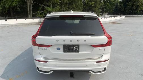 2024 Volvo XC60 Recharge Plug-In Hybrid T8 Ultimate Dark Theme