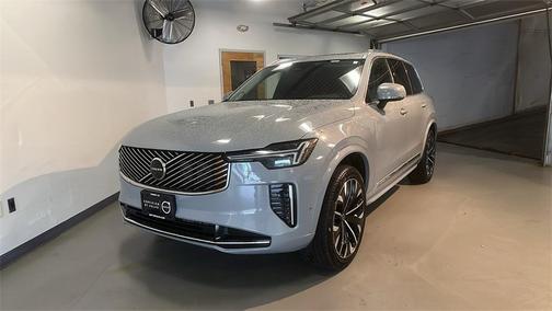 2025 Volvo XC90 B5 Plus 7-Seater