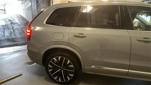 2025 Volvo XC90 B5 Plus 7-Seater