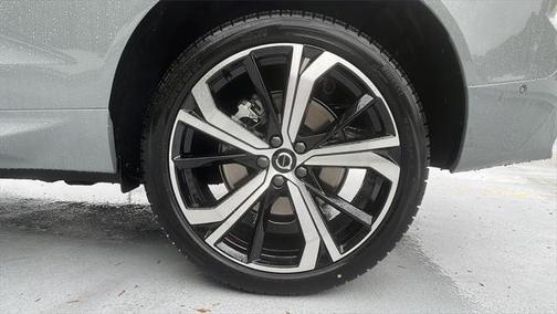 2025 Volvo XC60 Plug-In Hybrid T8 Ultra