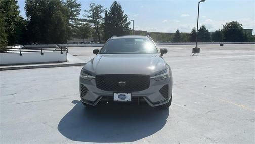 2026 Volvo XC60 B5 Ultra Black Edition