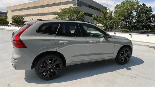 2026 Volvo XC60 B5 Ultra Black Edition