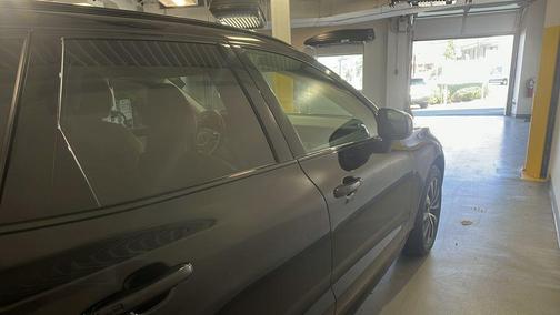 Onyx Black Metallic 2024 Volvo XC60 B5 Plus Dark Theme