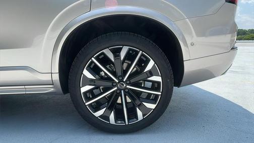 2026 Volvo XC90 B6 Ultra Dark Theme 6-Seater