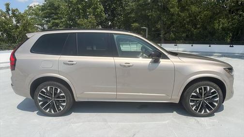 2026 Volvo XC90 B6 Ultra Dark Theme 6-Seater
