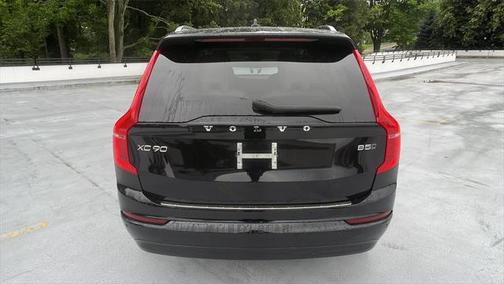 2023 Volvo XC90 B5 Core