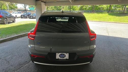 2025 Volvo XC40 B5 Core Bright Theme