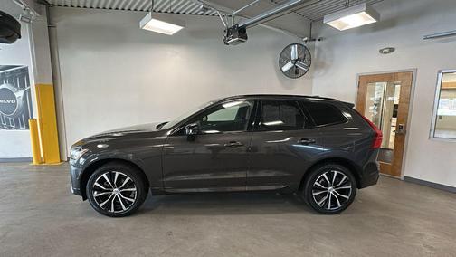 2025 Volvo XC60 B5 Plus