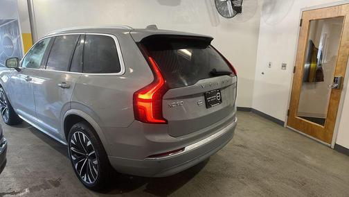 2025 Volvo XC90 B5 Plus 7-Seater