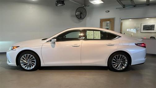 2023 Lexus ES 350 Ultra Luxury