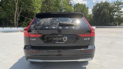 2024 Volvo V60 Cross Country B5 Plus