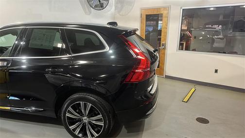 2023 Volvo XC60 B5 Plus Bright Theme