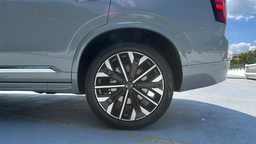 2025 Volvo XC90 B6 Plus 7-Seater