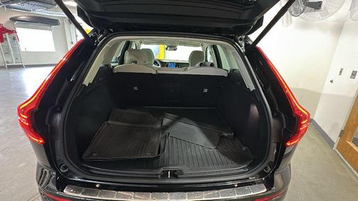 2025 Volvo XC60 B5 Core