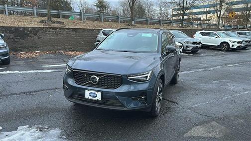 2026 Volvo XC40 Ultra, B5 AWD Gas (mild hybrid), Dark