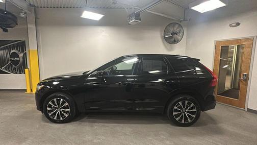 2025 Volvo XC60 B5 Plus