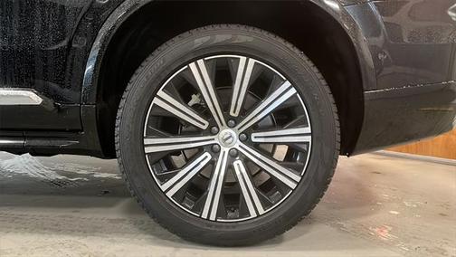 2025 Volvo XC90 B5 Plus