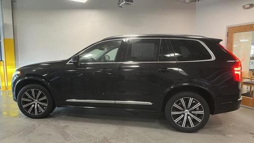2025 Volvo XC90 B5 Plus