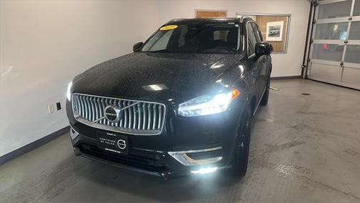 2025 Volvo XC90 B5 Plus
