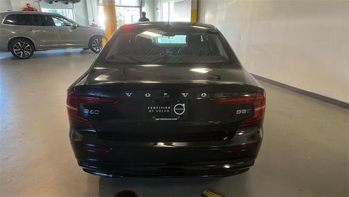 2024 Volvo S60 B5 Core Dark Theme