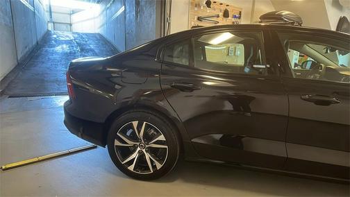 2024 Volvo S60 B5 Core Dark Theme