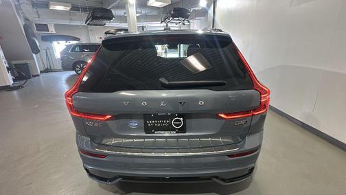Thunder Grey Metallic 2024 Volvo XC60 B5 Core Dark Theme