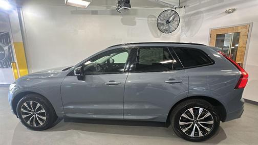 Thunder Grey Metallic 2024 Volvo XC60 B5 Core Dark Theme