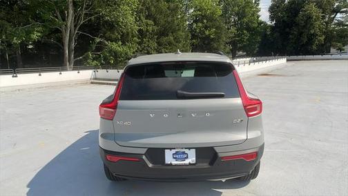 2026 Volvo XC40 B5 Plus