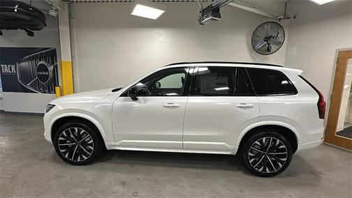2026 Volvo XC90 Ultra Dark Theme, B6 AWD Gas (mild hybrid), Gasoline, 6 Seats