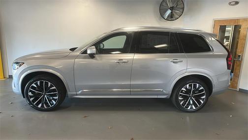 2025 Volvo XC90 B5 Plus 7-Seater