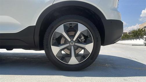 2026 Volvo XC40 B5 Plus
