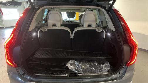 2023 Volvo XC90 Recharge Plug-In Hybrid T8 Plus Bright Theme 7-Seater