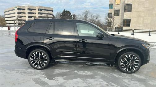 2026 Volvo XC90 Plug-In Hybrid T8 Ultra Dark Theme 7-Seater