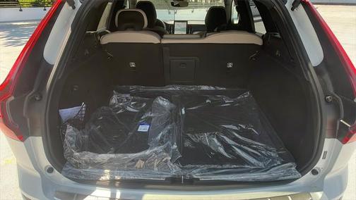 2026 Volvo XC60 Plug-In Hybrid T8 Plus