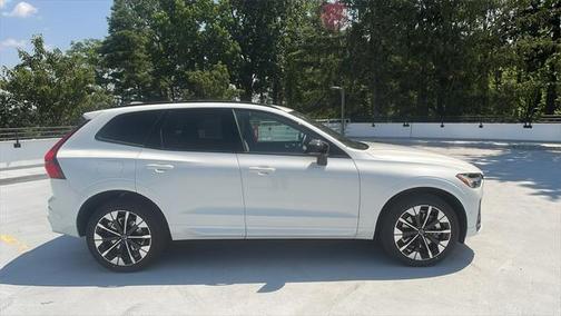 2026 Volvo XC60 Plug-In Hybrid T8 Plus