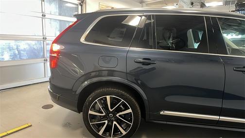 2024 Volvo XC90 B5 Plus Bright Theme