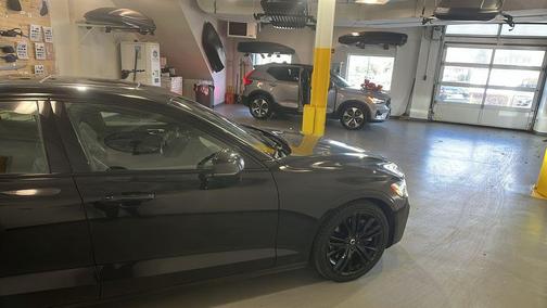 2022 Volvo S60 Recharge Plug-In Hybrid T8 R-Design