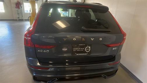 2023 Volvo XC60 B5 Plus Dark Theme